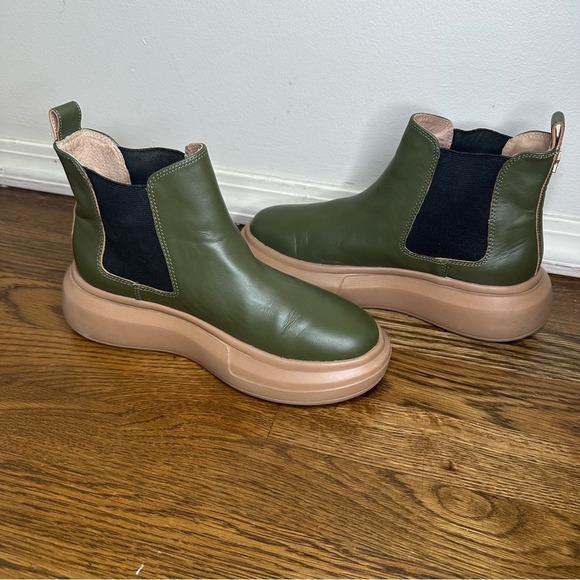 NWOB ZAC‎ Zac Posen Yogi Chelsea Boot in Military Green Size 7 - Picture 7 of 9